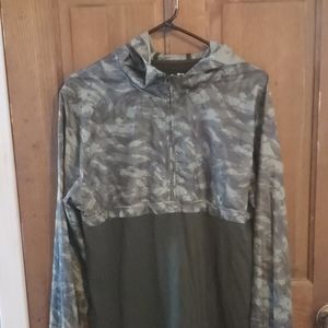 Under Armour Camo pull over rain coat